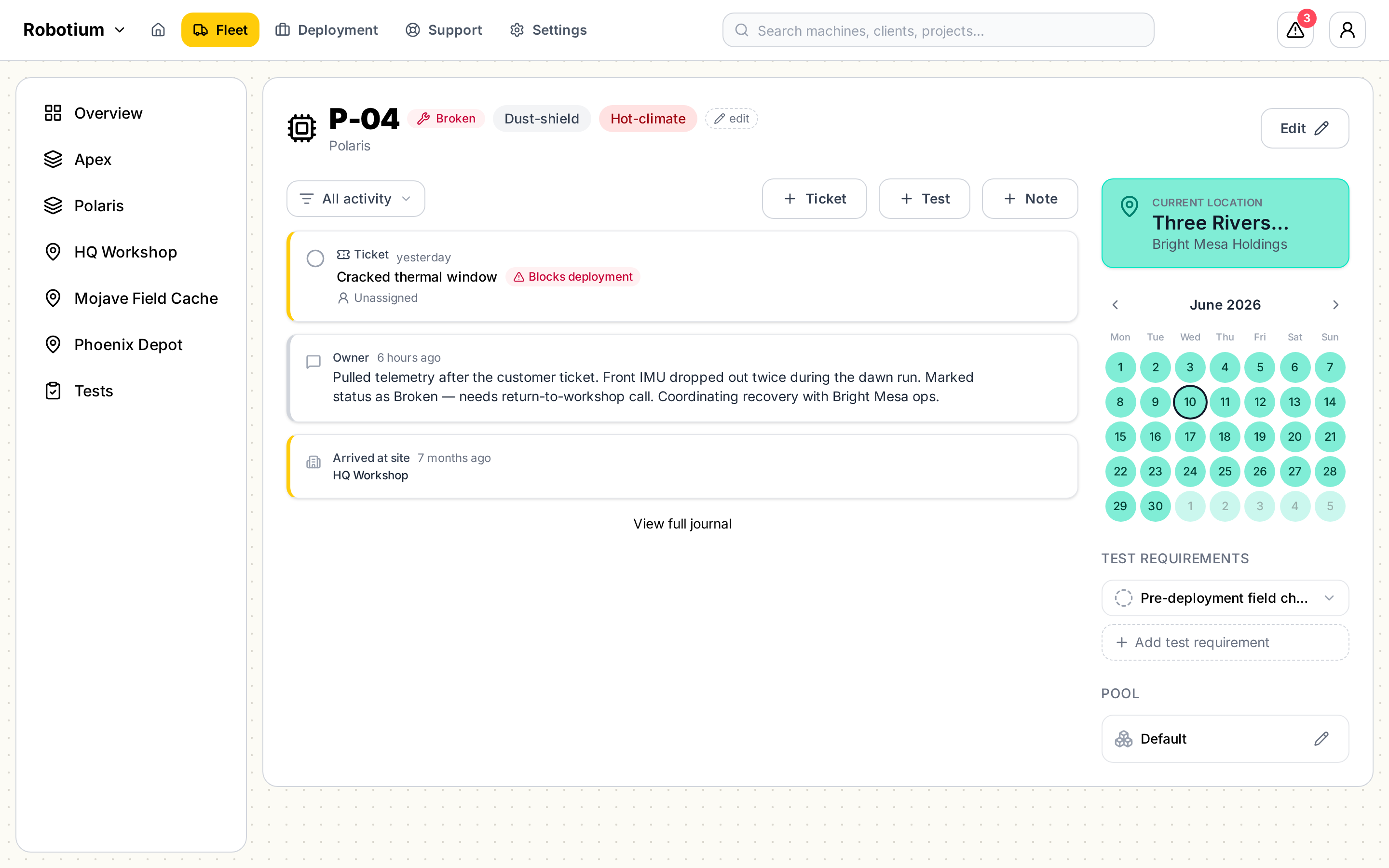 Support ticket with linked client, project and machine, and a threaded conversation